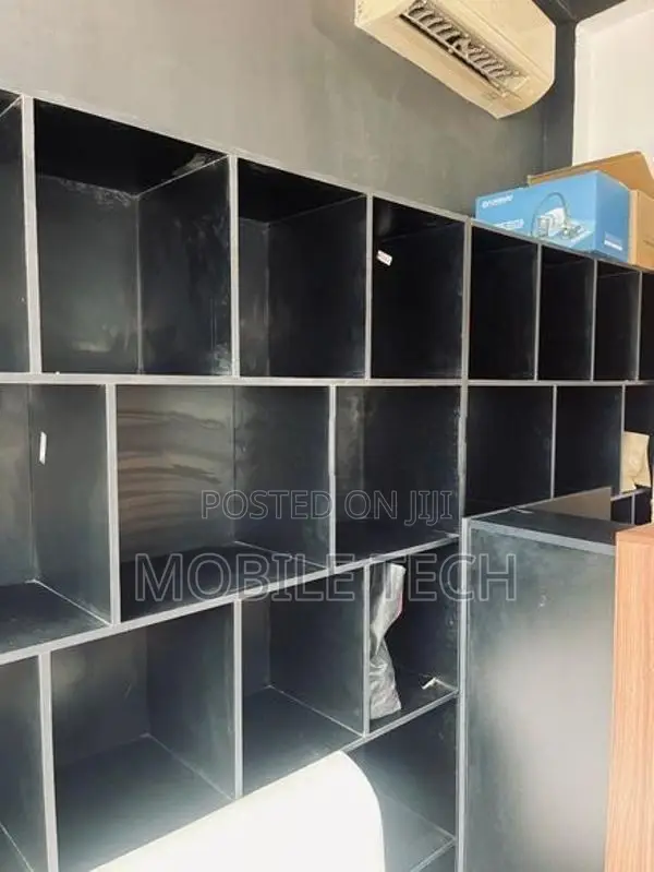 Melamine Showcase Rack
