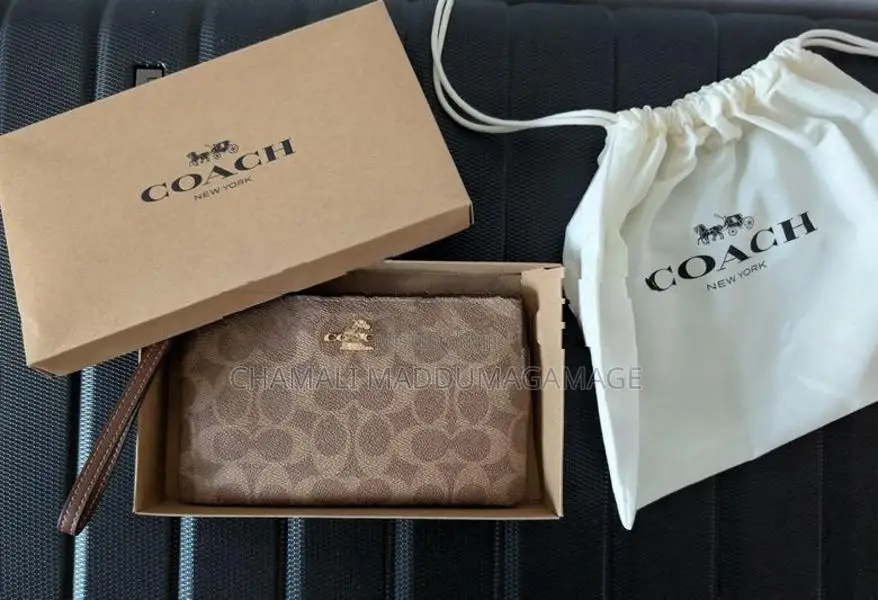 Authentic Coach Large Corner Zip Wristlet- Brand New