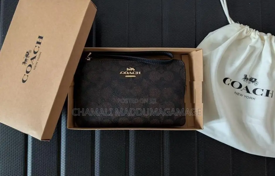 Authentic Coach Large Corner Zip Wristlet- Brand New