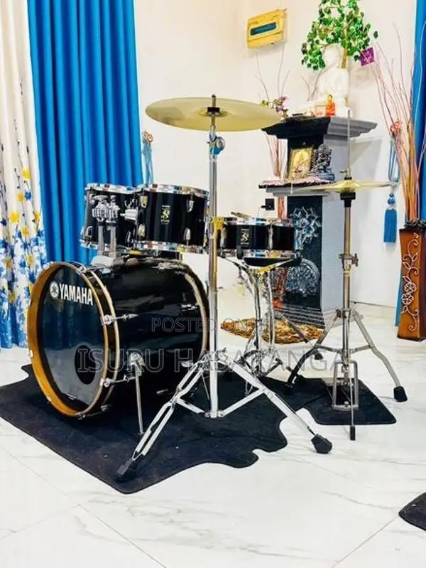 Yamaha Drum Set