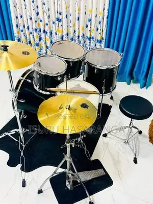 Yamaha Drum Set