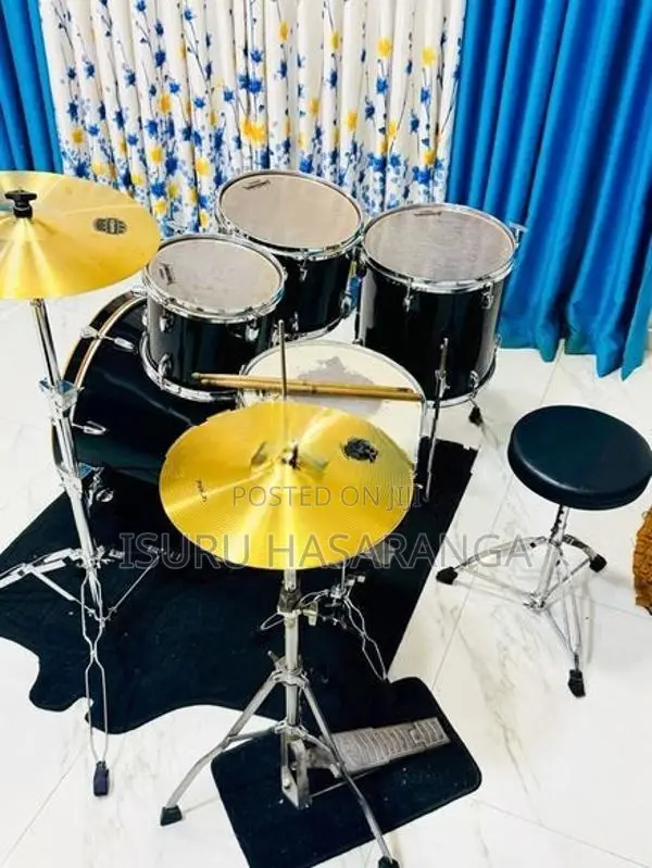 Yamaha Drum Set
