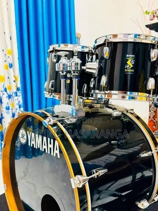 Yamaha Drum Set