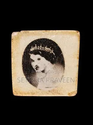 Queen Elizabeth Photo Attached Umbrella Handle