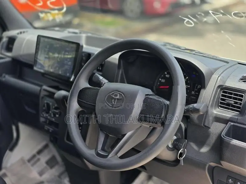 Toyota Pixis Van Japan 2025