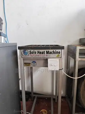 සෙරප්පු සැදිමට අවෂ්‍ය සියලුම උපකරන