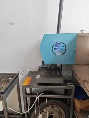 සෙරප්පු සැදිමට අවෂ්‍ය සියලුම උපකරන