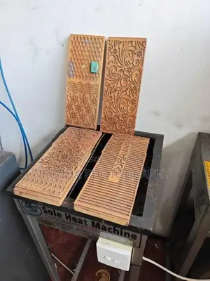 සෙරප්පු සැදිමට අවෂ්‍ය සියලුම උපකරන