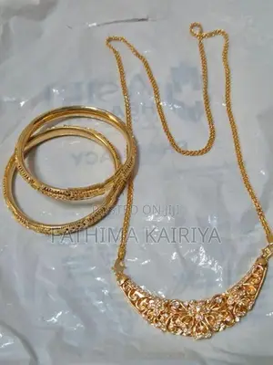 Sovereign Bangles With Chain