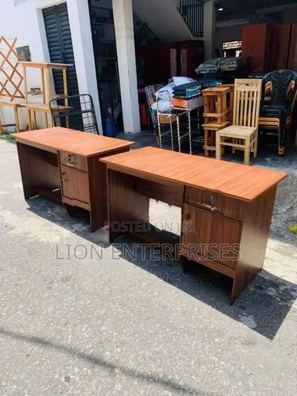 Melamine office tables 4×2 ft brand new