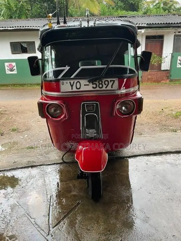 Bajaj RE 2011