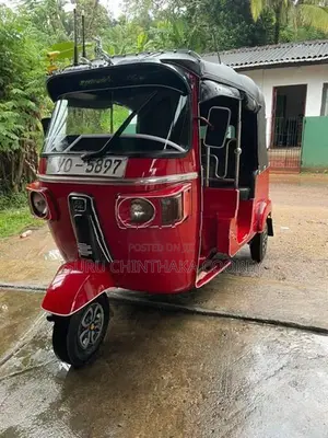 Bajaj RE 2011