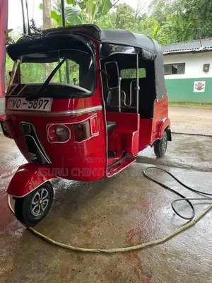 Bajaj RE 2011