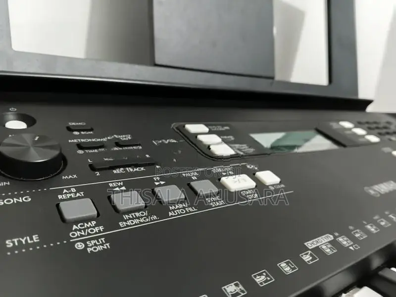 Yamaha PSR E-373