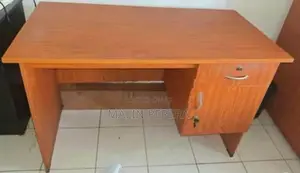 Beautiful, Well-Maintained Study Table
