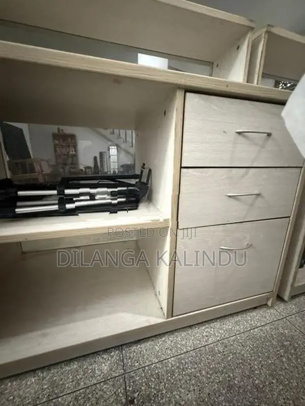 Melamine Show Case