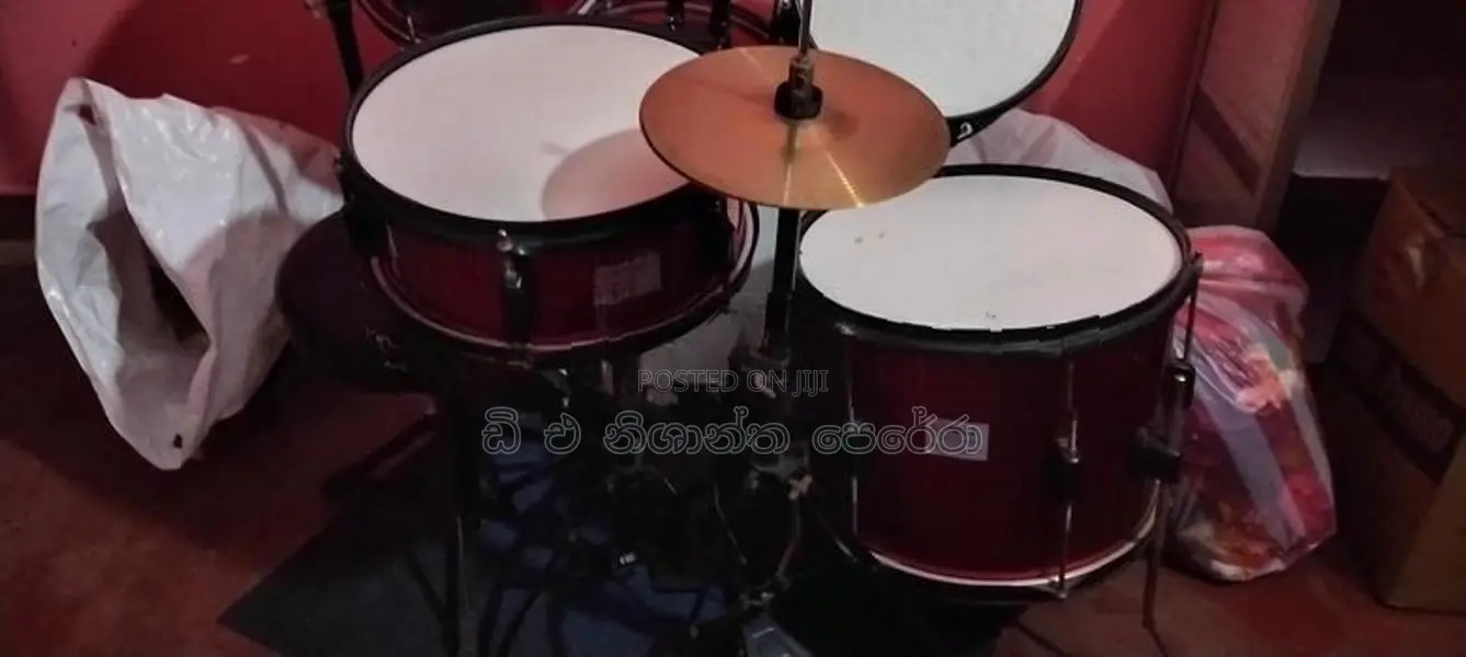 සියුම් කඩිමක් ඇත