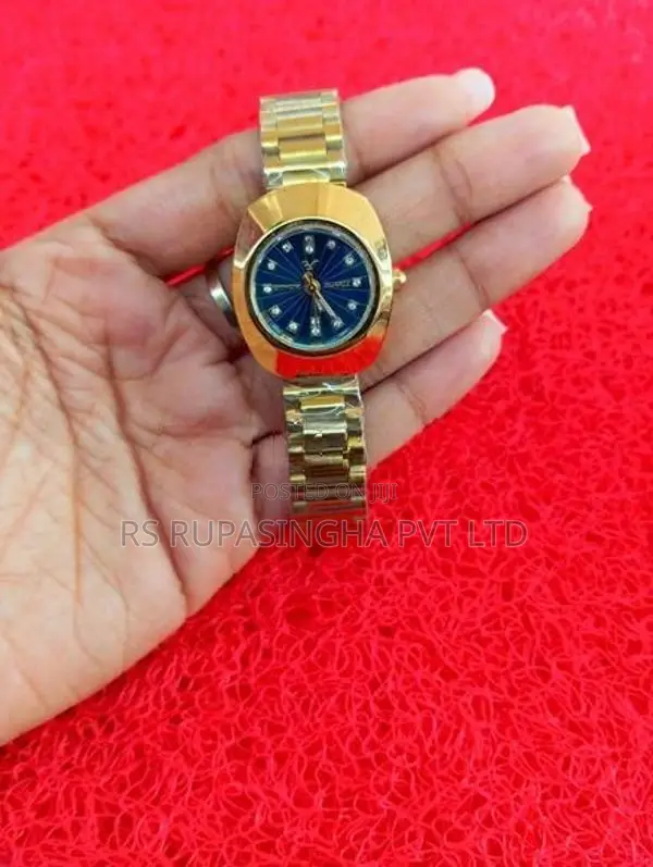 Citvor Gold Hand Watch