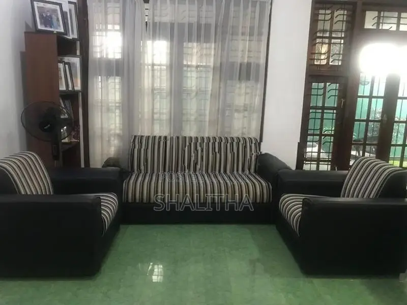 Singer Box Sofa