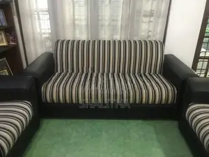 Singer Box Sofa