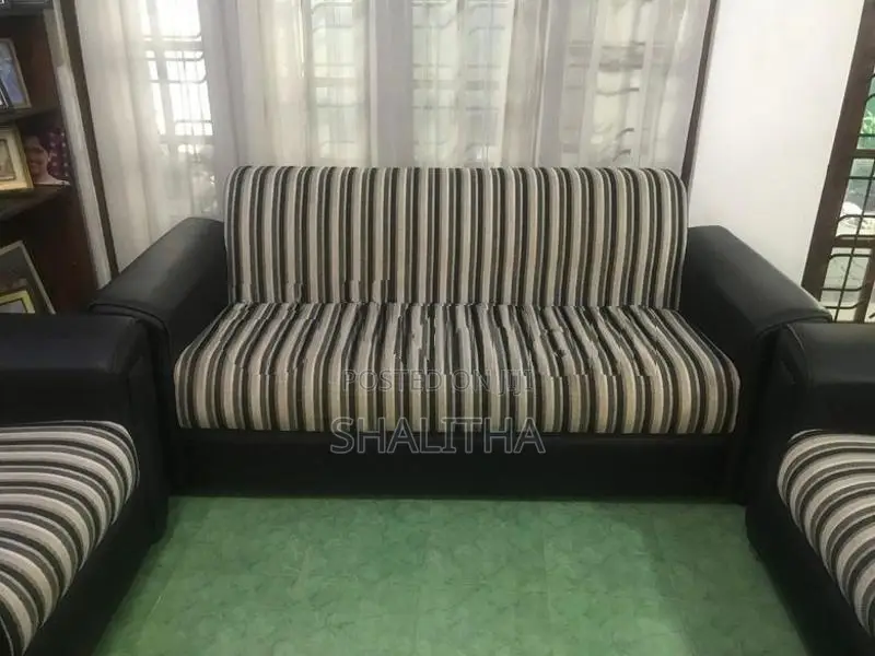 Singer Box Sofa