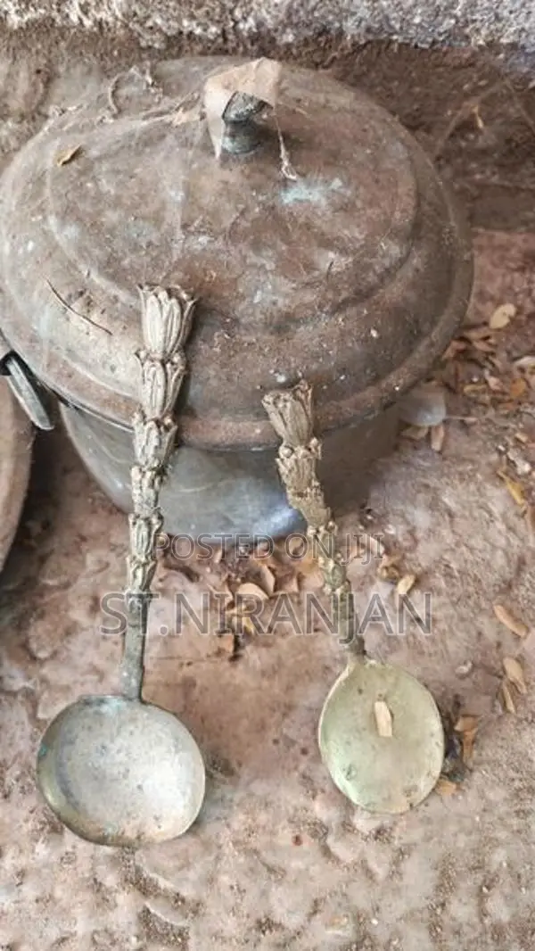 Antic Idli Pot