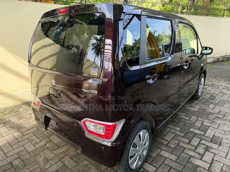 Suzuki Wagon R custom ZL 2025