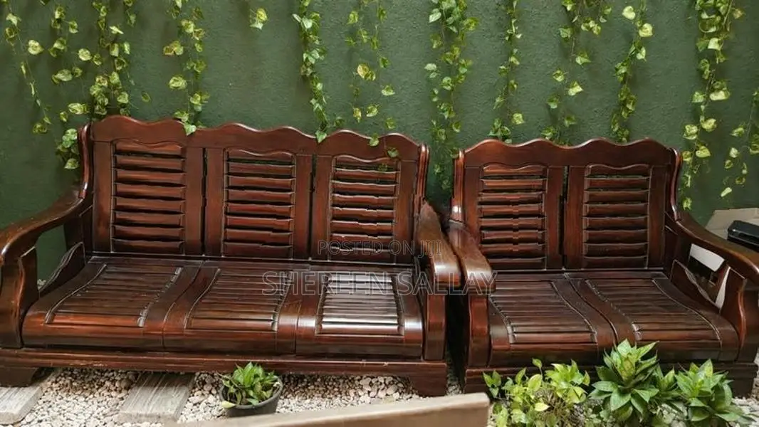 Elegant Italian Sofa Set