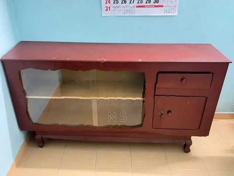 Showcase (Glass Frame)