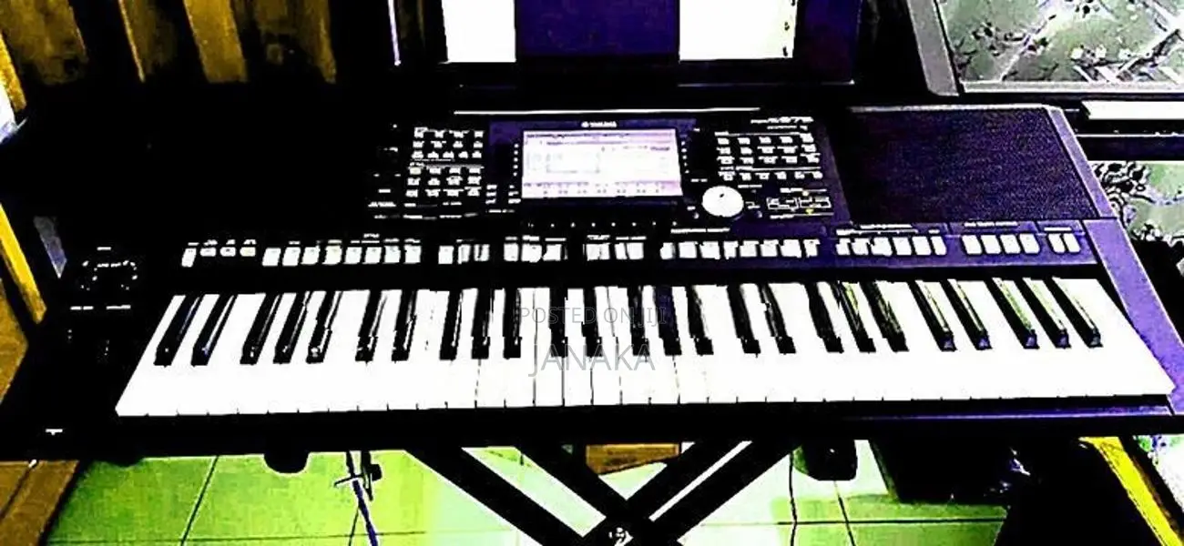 Yamaha PSR S975 Keyboard