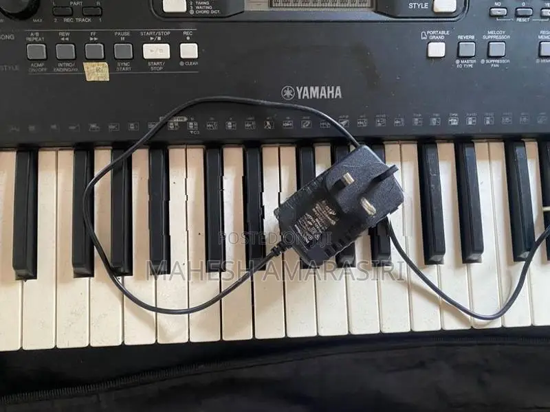 Yamaha PSR 363 Keyboard