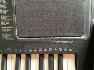 Yamaha PSR 363 Keyboard