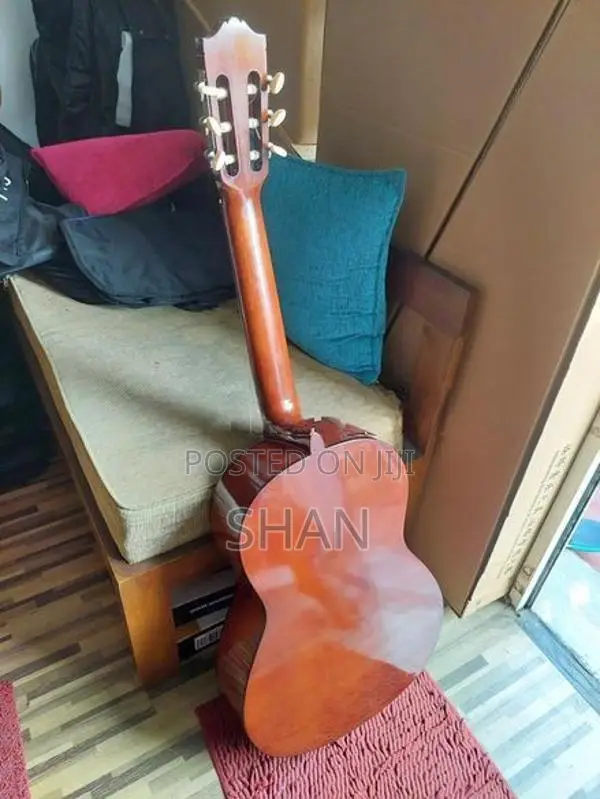 Yamaha C40 Classical Guitar