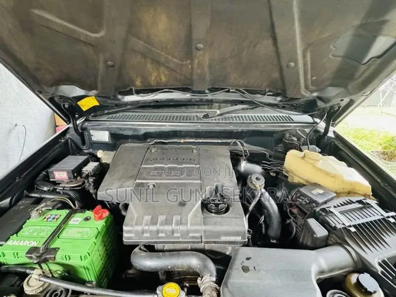 Mitsubishi Pajero IO 2001