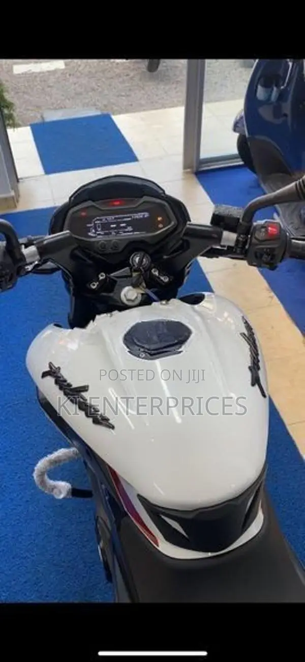 Bajaj Pulsar NS200 2026