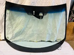 Honda Vezel Windscreen