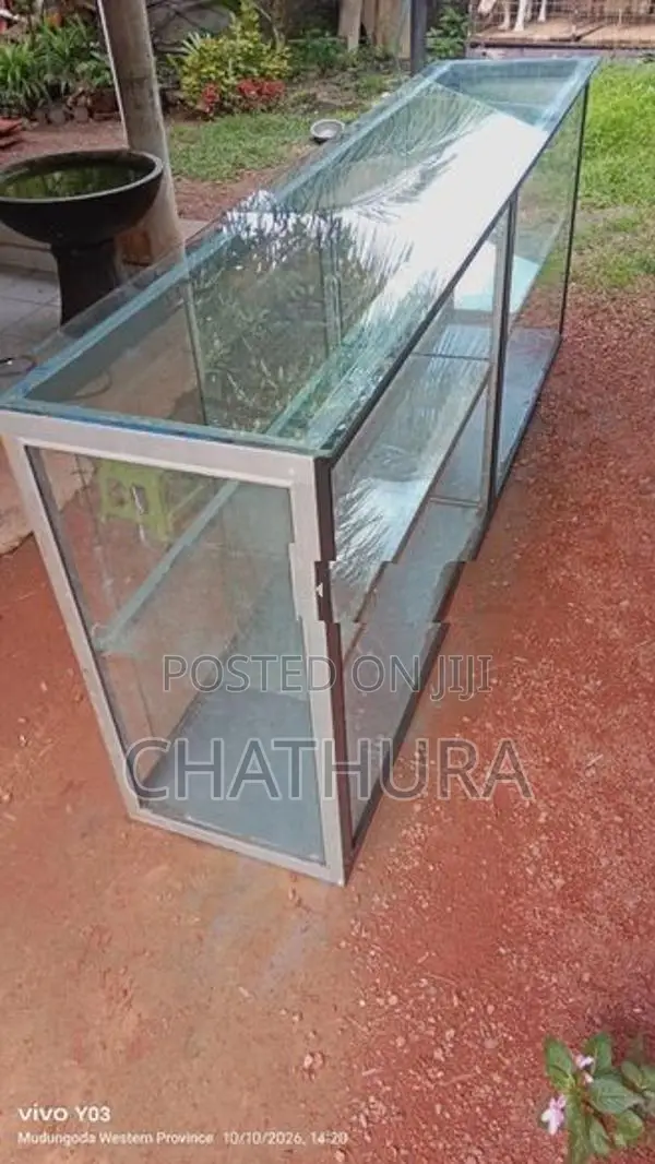 Aluminium Show Case