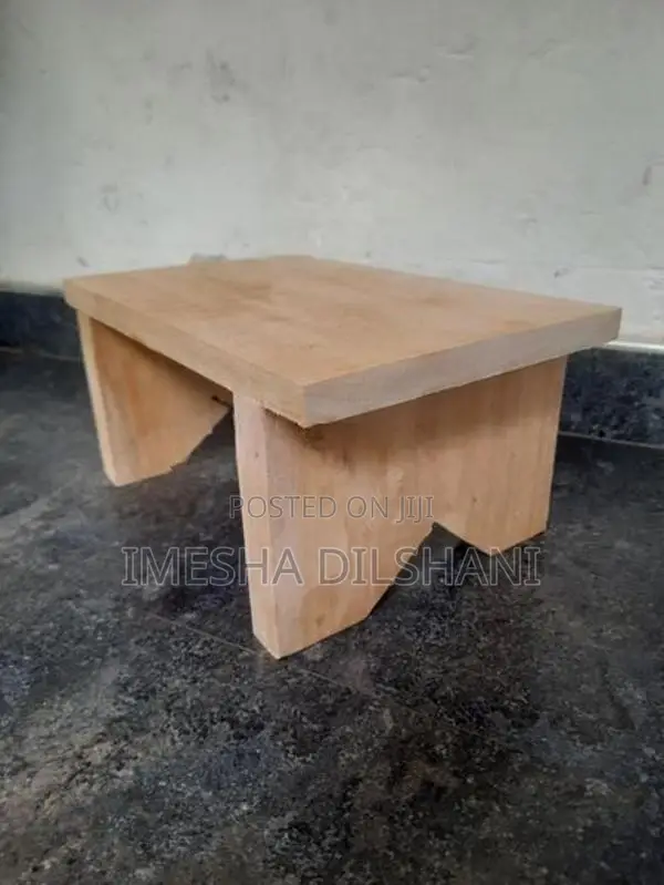 Minimalist Wooden Bench)