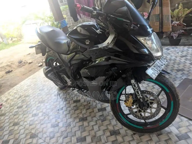 Suzuki Gixxer SF 2016