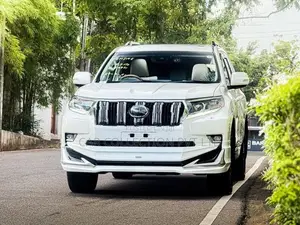 Toyota Land Cruiser Prado TX 2023