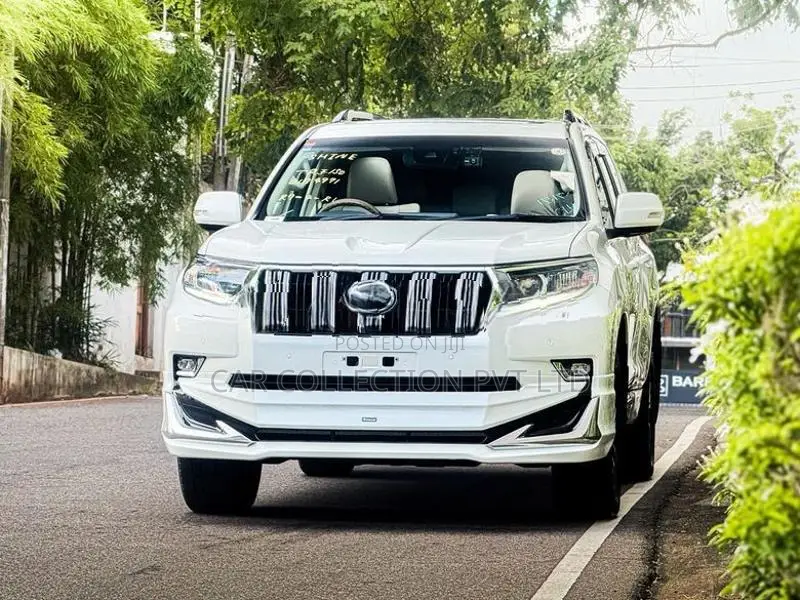Toyota Land Cruiser Prado TX 2023