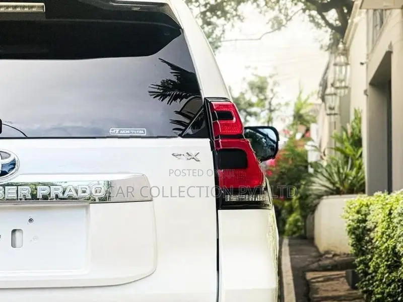 Toyota Land Cruiser Prado TX 2023