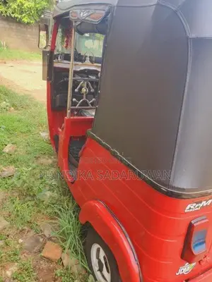 Bajaj RE AAT 2014