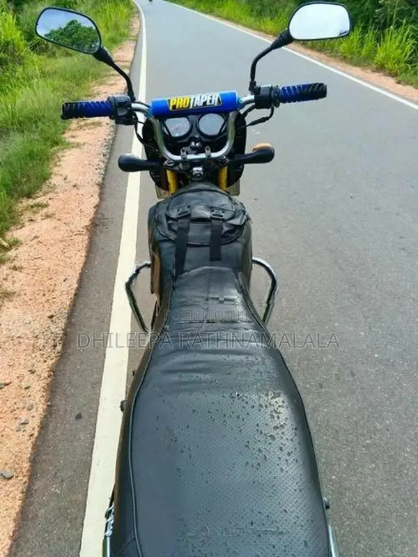 Bajaj CT100 2016