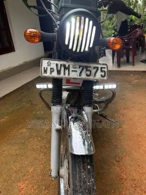 Bajaj Boxer 2000
