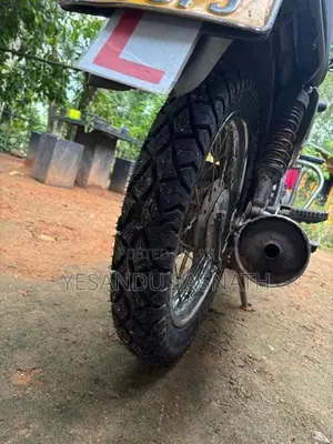 Bajaj Boxer 2000