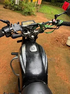Bajaj Boxer 2000
