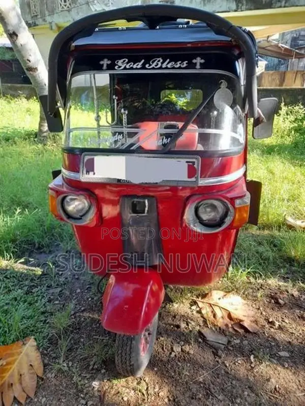 Bajaj RE 2011