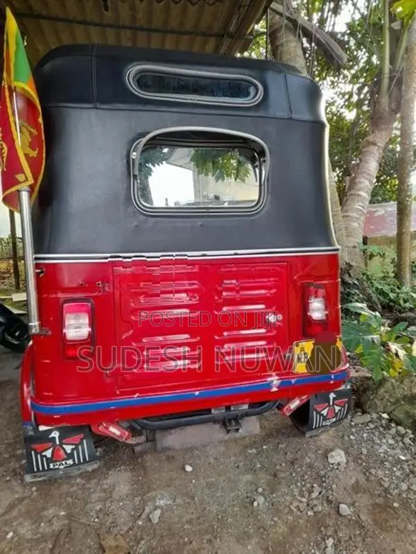 Bajaj RE 2011