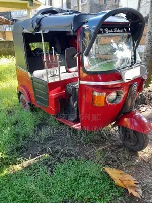 Bajaj RE 2011